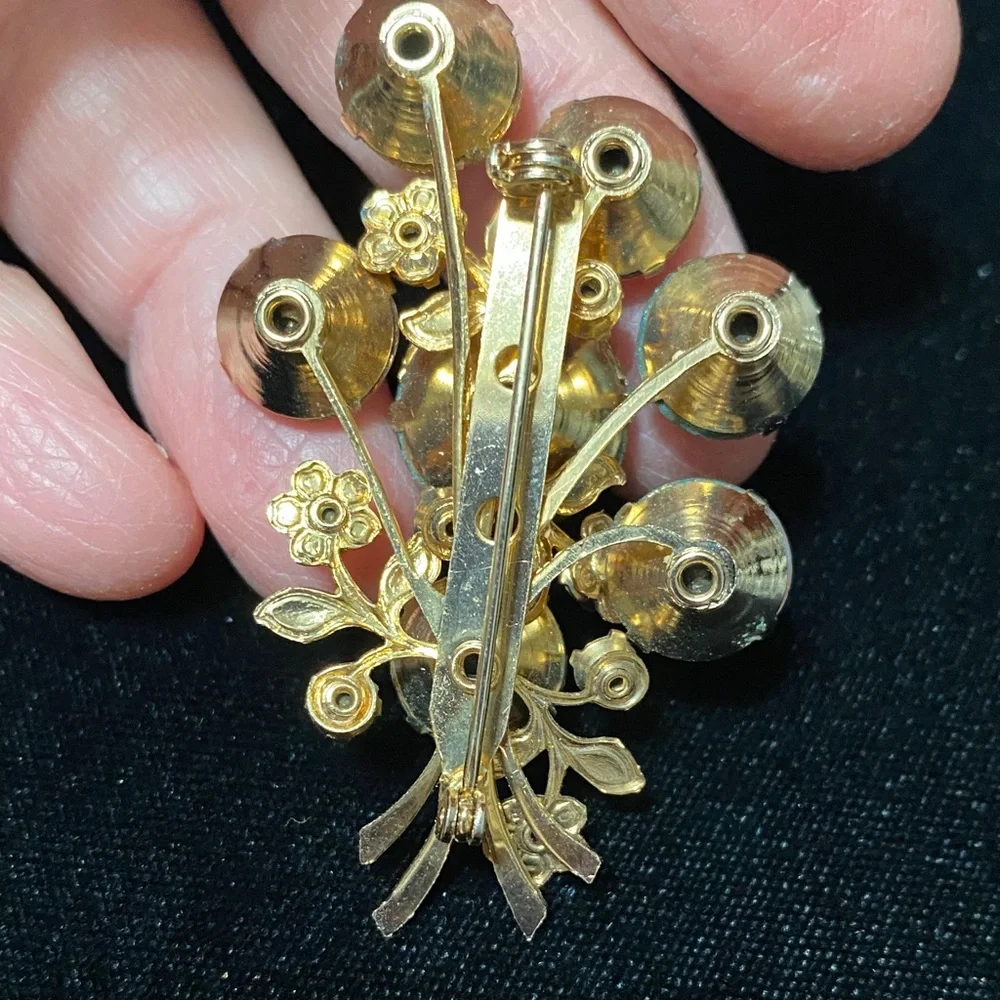 Vintage Gold and Red Floral Brooch - Picture 5 of 9